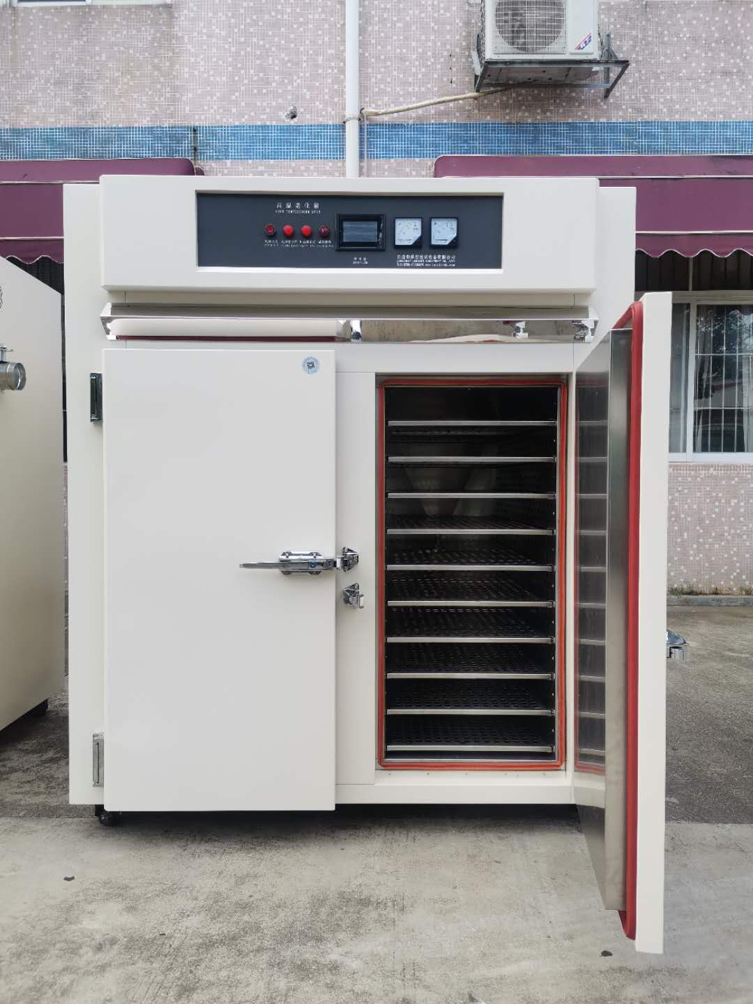 雙開門精密烘箱_萊思測(cè)試設(shè)備